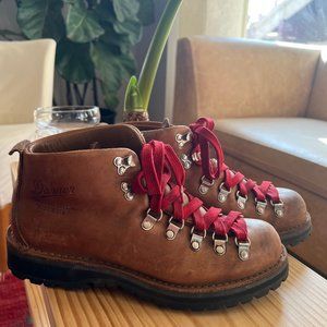 Danner Hiking Boots Mountain Light Cascade Clovis